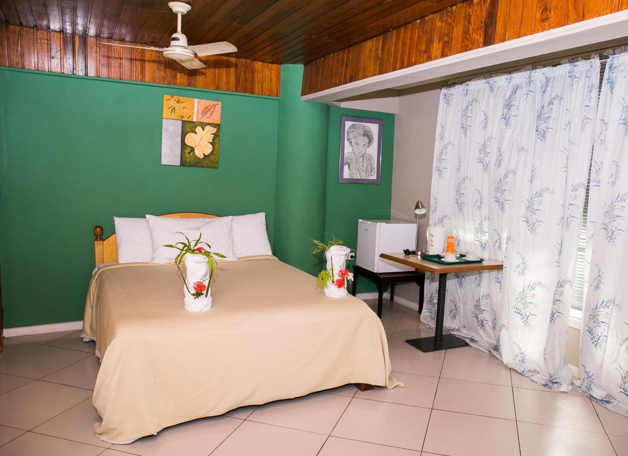 Hideaway Hotel Порт-Морсбі Номер фото
